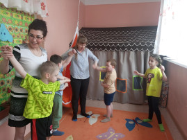 Поход в ресурсную комнату - в «Волшебный мир здоровья» Поход в ресурсную комнату - в «Волшебный мир здоровья».