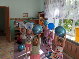 «Однажды пёсик Шарик принес воздушный шарик» «Однажды пёсик Шарик принес воздушный шарик».