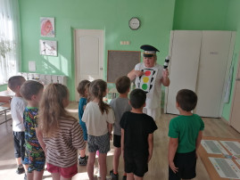 Познавательно-игровой тренинг: «Здравствуй, здравствуй Светофорчик!» Познавательно-игровой тренинг: «Здравствуй, здравствуй Светофорчик!».