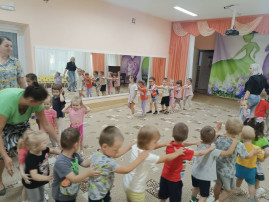 «Путешествие на полянку игрушек» «Путешествие на полянку игрушек».