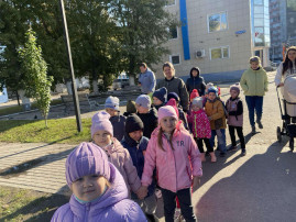 «Мы по улице гуляем» «Мы по улице гуляем».