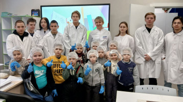 «Маленькие физики в АКОТиБ» «Маленькие физики в АКОТиБ».