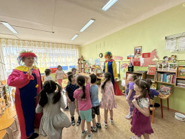 «Мешок смеха или приключения в Хохотушкино» «Мешок смеха или приключения в Хохотушкино» .