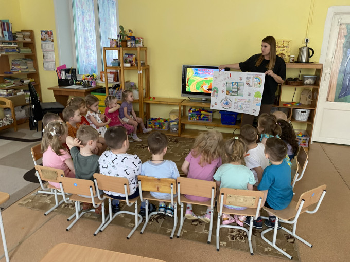 Акция «Берегите природу» в средней группе «Звёздочка» Акция «Берегите природу» в средней группе «Звёздочка».