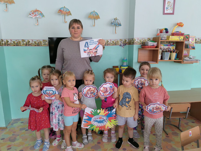 Мероприятия ко Дню народного единства в средней группе Мероприятия ко Дню народного единства в средней группе.