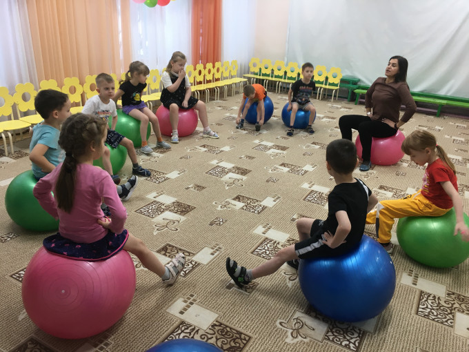 «Логопедическая ритмика – одно из средств оздоровления речи» «Логопедическая ритмика – одно из средств оздоровления речи».